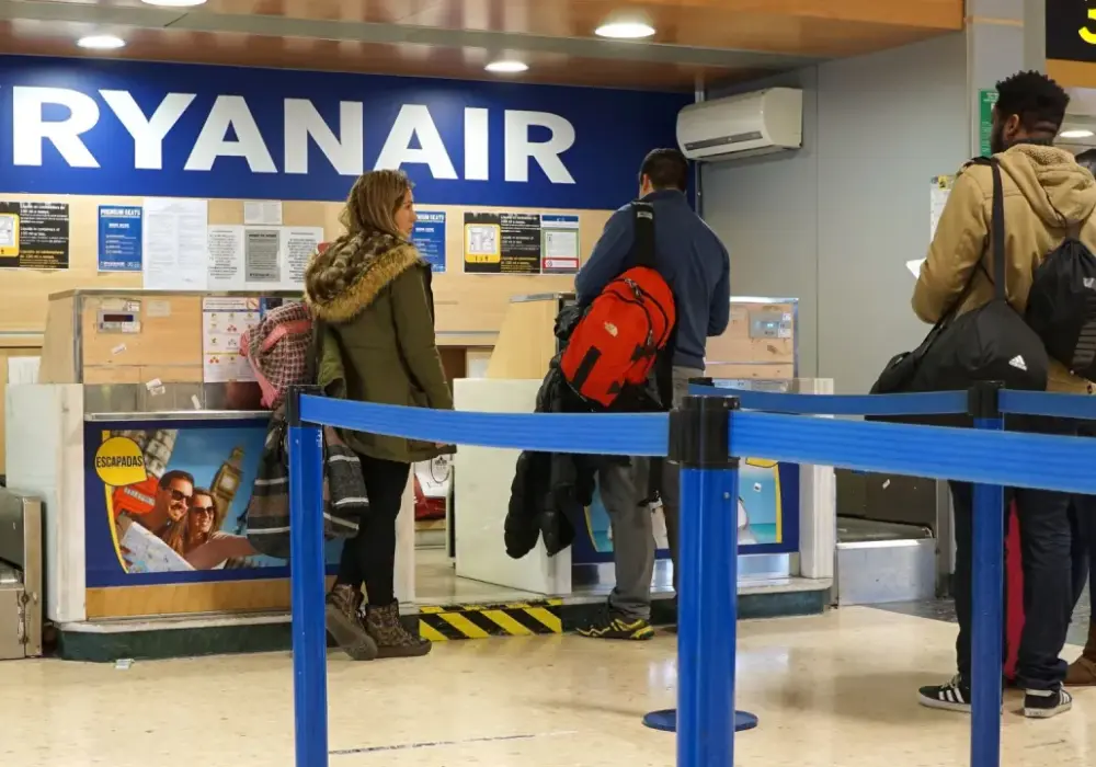 Ile kosztuje odprawa na lotnisku? Ceny LOT, Ryanair i Wizz Air