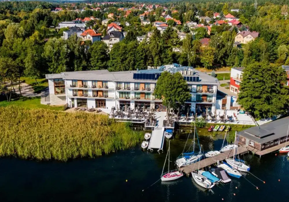 Hotel koło Olsztyna: Gdzie się zatrzymać w pobliżu pięknych jezior?