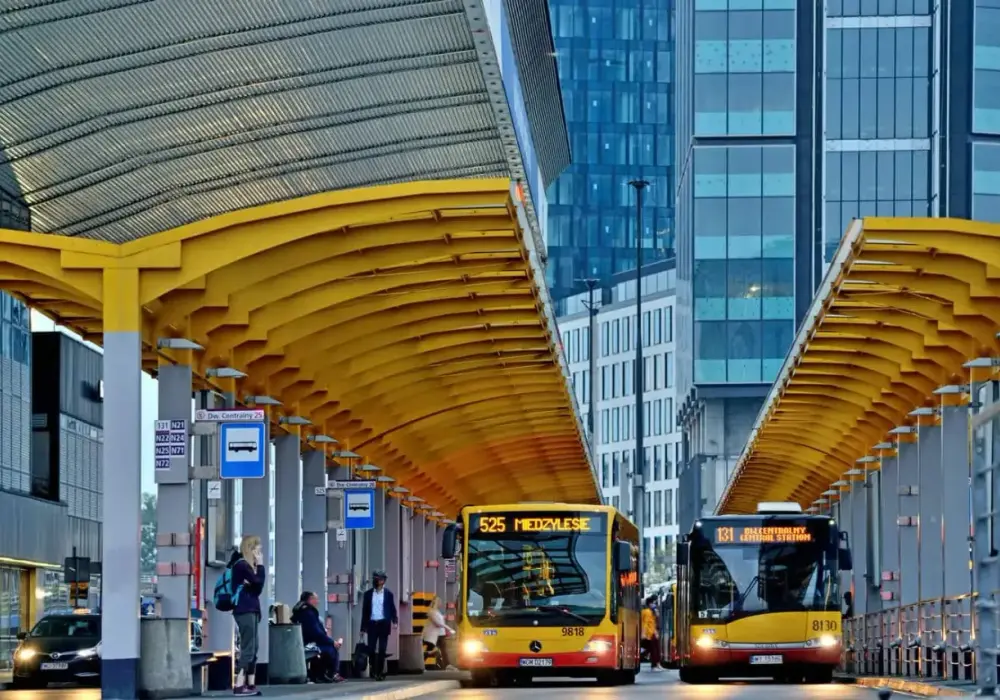 Warszawa dziś – Jak bezpiecznie poruszać się po mieście?