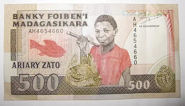Jaką walutę warto zabrać na Madagaskar? Poznaj ceny i aktualne kursy