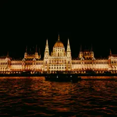 Budapeszt nocą: 10 magicznych atrakcji, które musisz zobaczyć