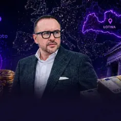 Biznesmen na tle mapy Europy z zaznaczoną Łotwą. Obok stosy bitcoinów i banknoty euro, symbolizujące przyszłość finansów i łotwa waluta.