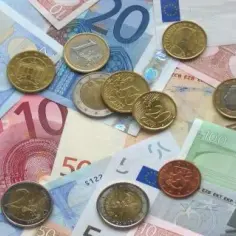 Od łata po euro: poznaj historię łotewskiej waluty i jej zaskakujące zmiany