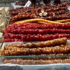 Najlepsze zakupy na Łotwie: lokalne produkty i pamiątki warte uwagi