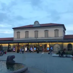 Dworzec kolejowy w Bergamo: Jego lokalizacja i przydatne informacje