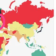 Mapa świata z zaznaczonymi najbezpieczniejszymi krajami świata. W Europie zielone obszary wskazują na wysoki poziom bezpieczeństwa.