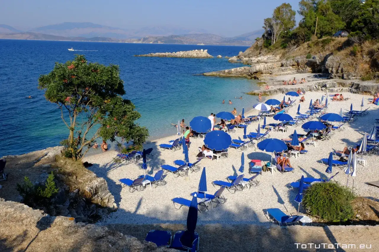 Zdjęcie Najpiękniejsze piaszczyste plaże na Korfu: 6 miejsc, które Cię oczarują