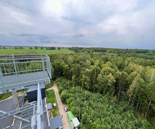 Wieża widokowa w Mamerkach - Panorama Puszczy Wkrzańskiej | Wjedź na szczyt!