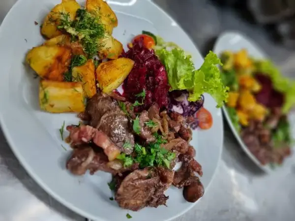 Gdzie warto zjeść w Karpaczu? Top restauracje warte odwiedzenia