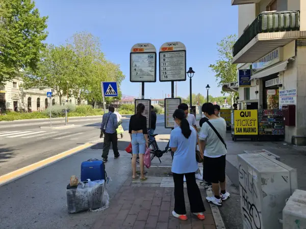 Jak dojechać z lotniska Forli do Rimini - najlepsze opcje transportu