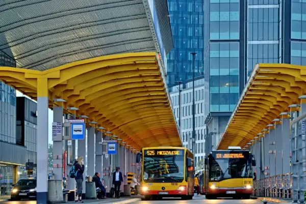 Warszawa dziś – Jak bezpiecznie poruszać się po mieście?
