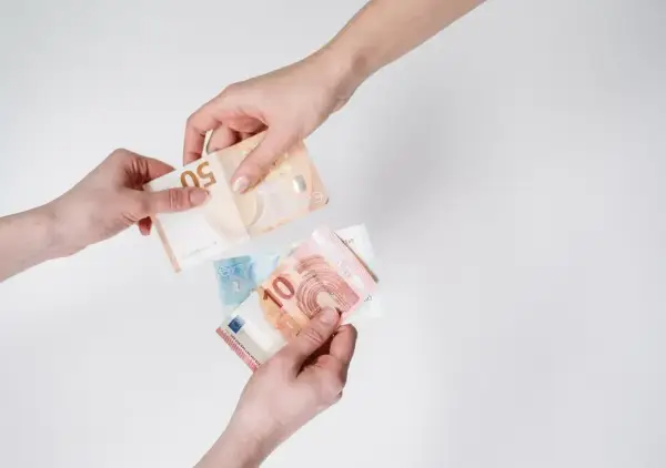 Waluta Holandii - Euro. Gotówka czy karta? Jak nie przepłacić?